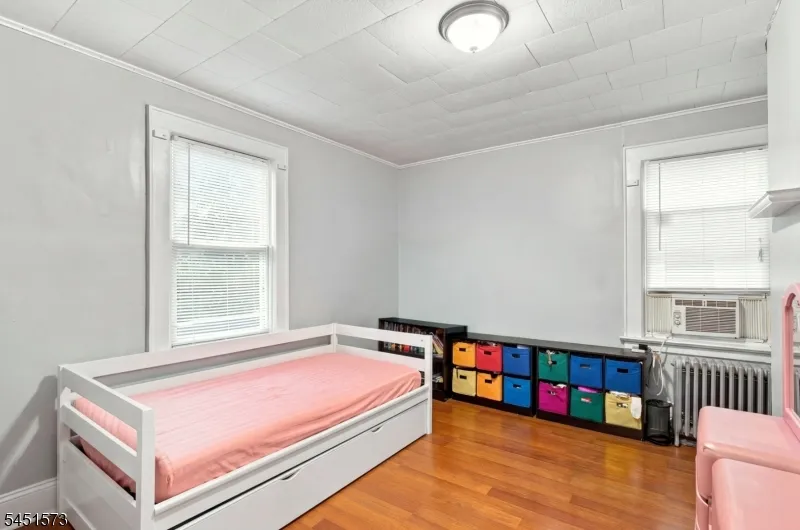 27 Philip Pl Irvington, NJ 07111