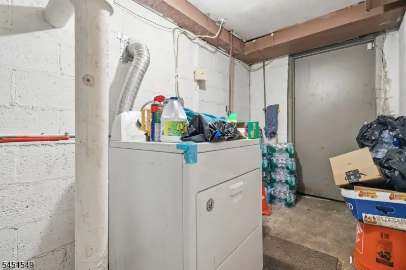 312 Stuyvesant Ave Newark City, NJ 07106