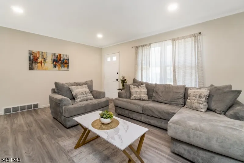 355 Kent St Phillipsburg Town, NJ 08865