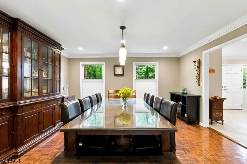 700 Oak Ln Franklin Lakes, NJ 07417