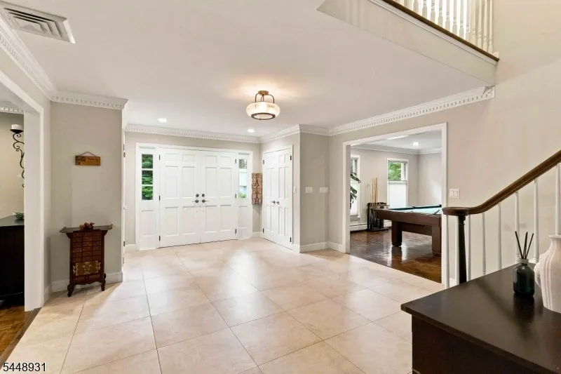 700 Oak Ln Franklin Lakes, NJ 07417
