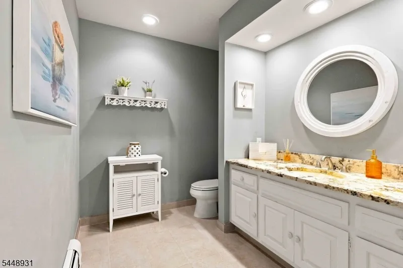 700 Oak Ln Franklin Lakes, NJ 07417