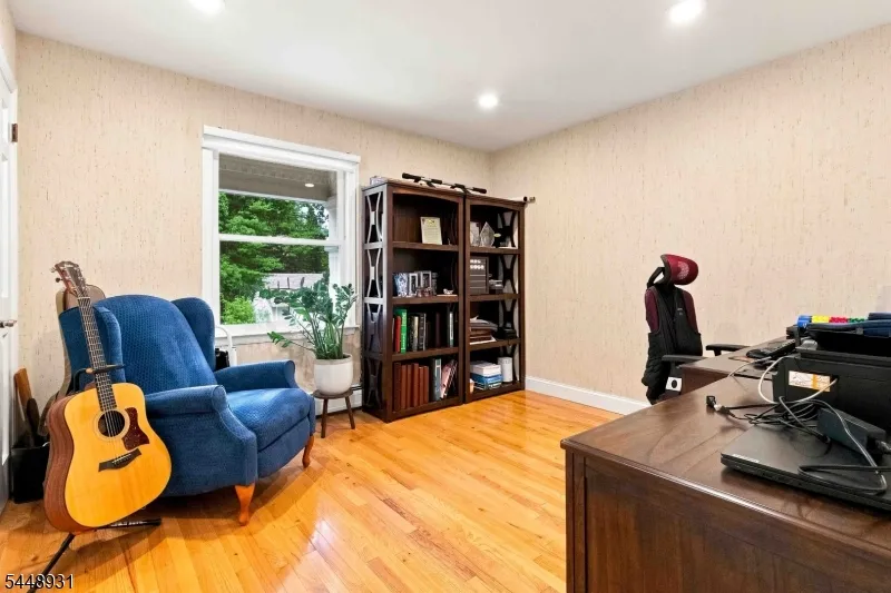 700 Oak Ln Franklin Lakes, NJ 07417