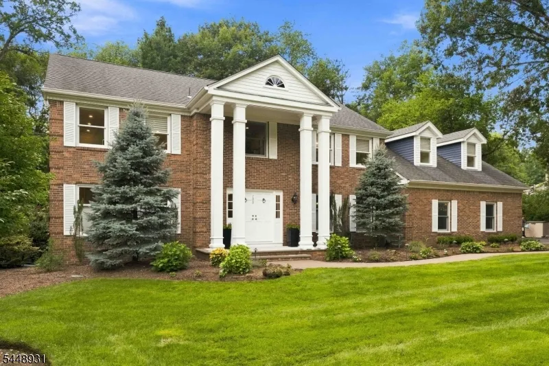 700 Oak Ln Franklin Lakes, NJ 07417