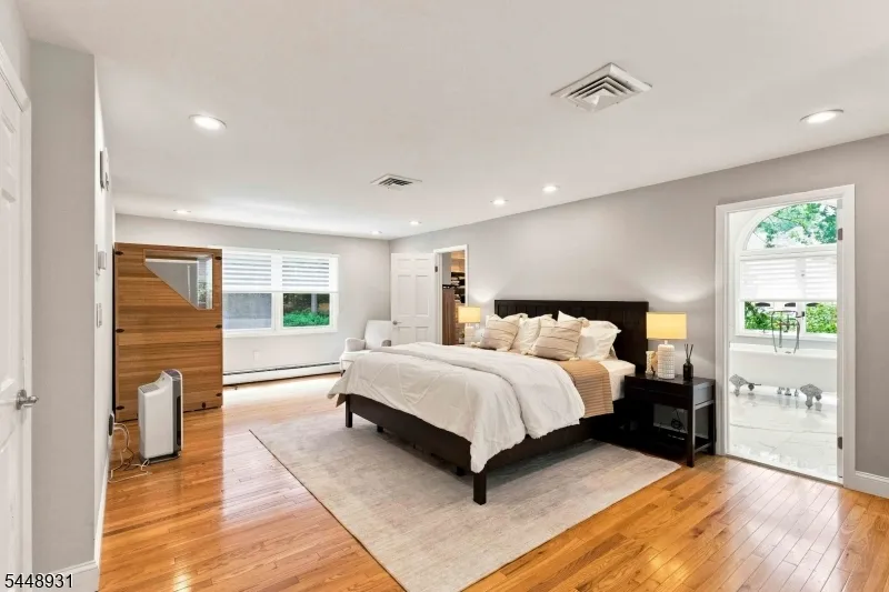 700 Oak Ln Franklin Lakes, NJ 07417