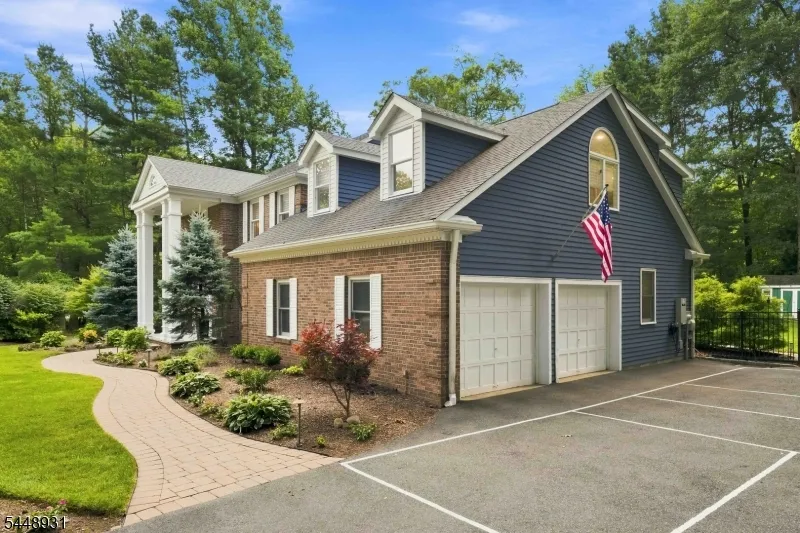 700 Oak Ln Franklin Lakes, NJ 07417