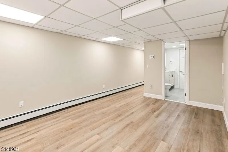700 Oak Ln Franklin Lakes, NJ 07417