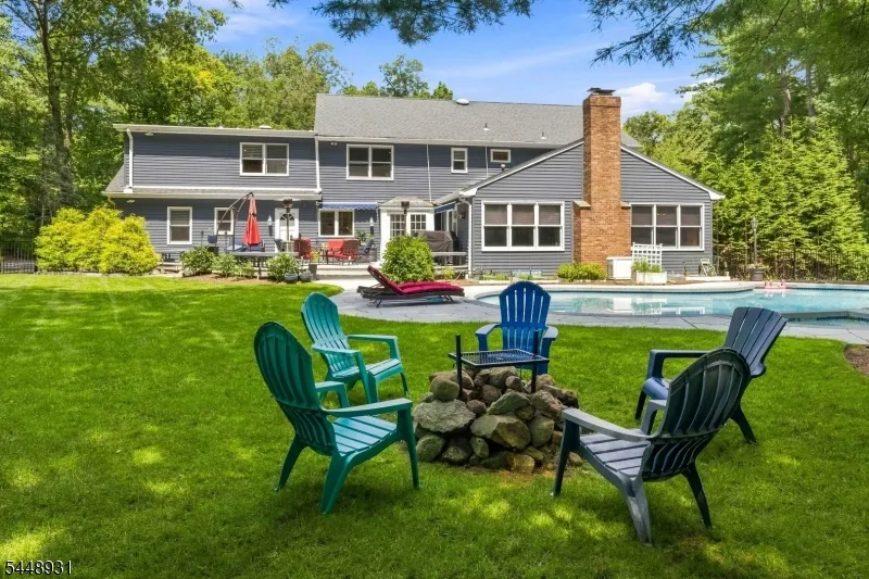 700 Oak Ln Franklin Lakes, NJ 07417