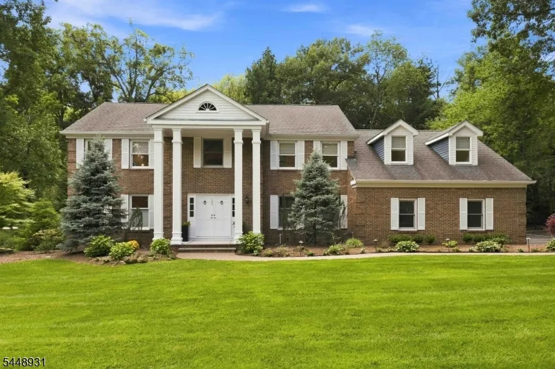 700 Oak Ln Franklin Lakes, NJ 07417