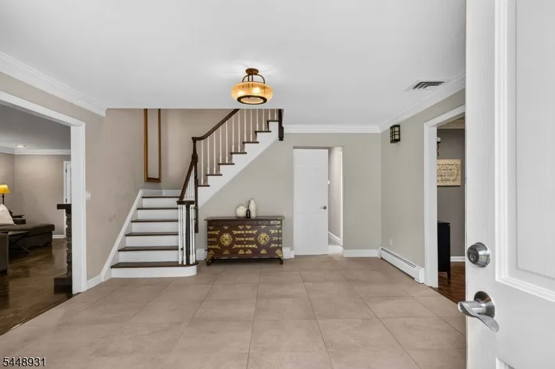 700 Oak Ln Franklin Lakes, NJ 07417