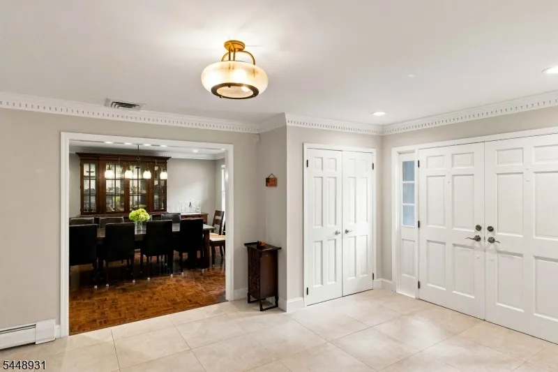 700 Oak Ln Franklin Lakes, NJ 07417