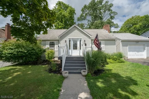 526 Grand Ave