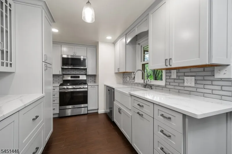 526 Grand Ave Hackettstown Town, NJ 07840