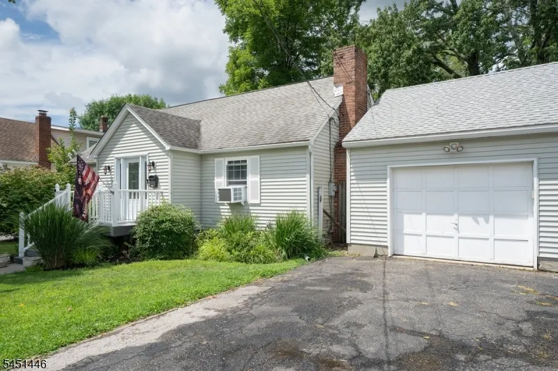 526 Grand Ave Hackettstown Town, NJ 07840