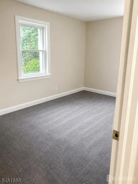 108 Greenlawn Ave Middlesex, NJ 08846