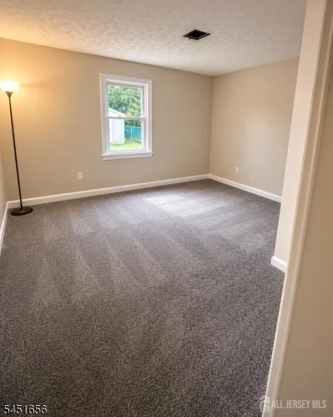 108 Greenlawn Ave Middlesex, NJ 08846