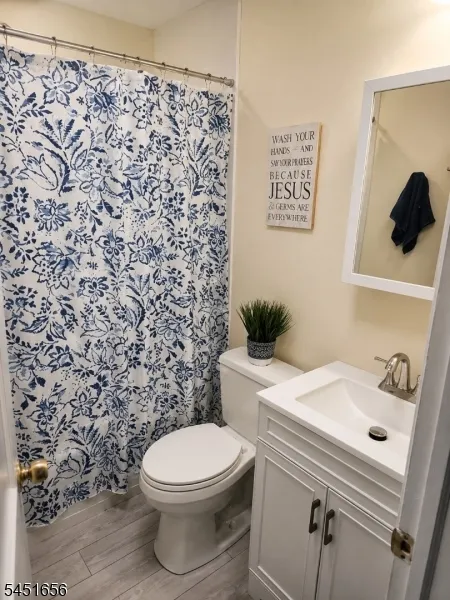 108 Greenlawn Ave Middlesex, NJ 08846