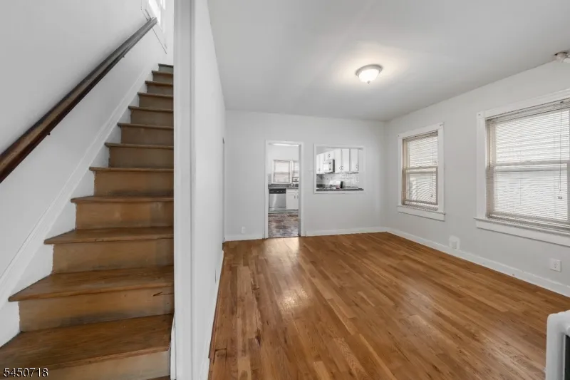 352 Forest St Kearny Town, NJ 07032