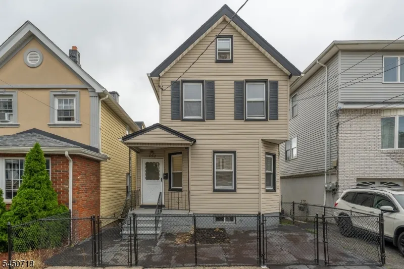 352 Forest St Kearny Town, NJ 07032
