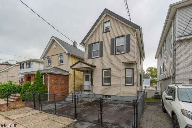 352 Forest St Kearny Town, NJ 07032