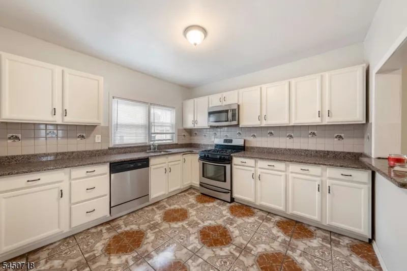 352 Forest St Kearny Town, NJ 07032