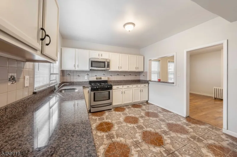 352 Forest St Kearny Town, NJ 07032