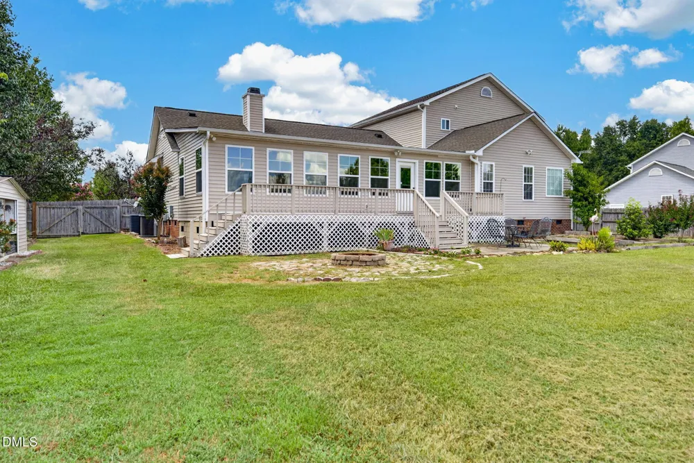 7425 Blannie Farms Lane Willow Springs, NC 27592