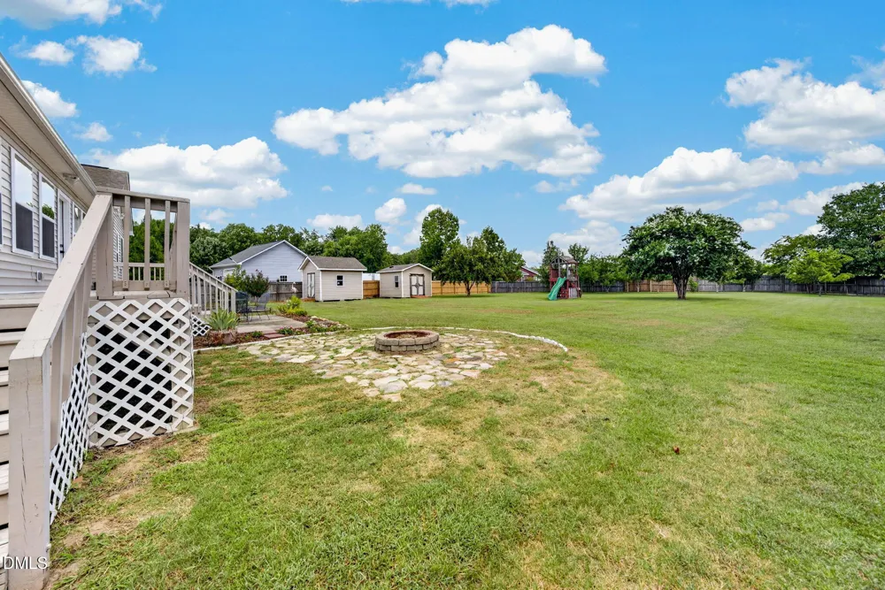7425 Blannie Farms Lane Willow Springs, NC 27592