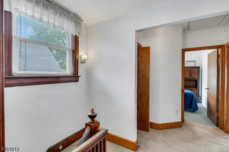 204 Tontine Ave Lyndhurst, NJ 07071