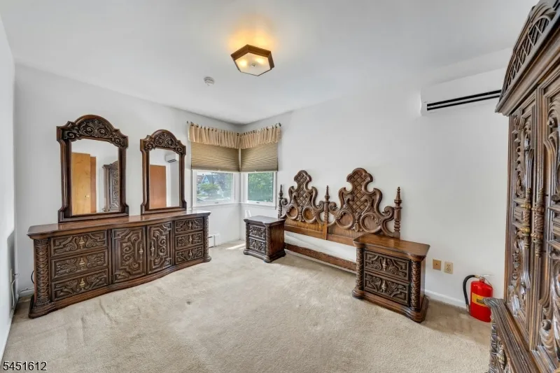 204 Tontine Ave Lyndhurst, NJ 07071