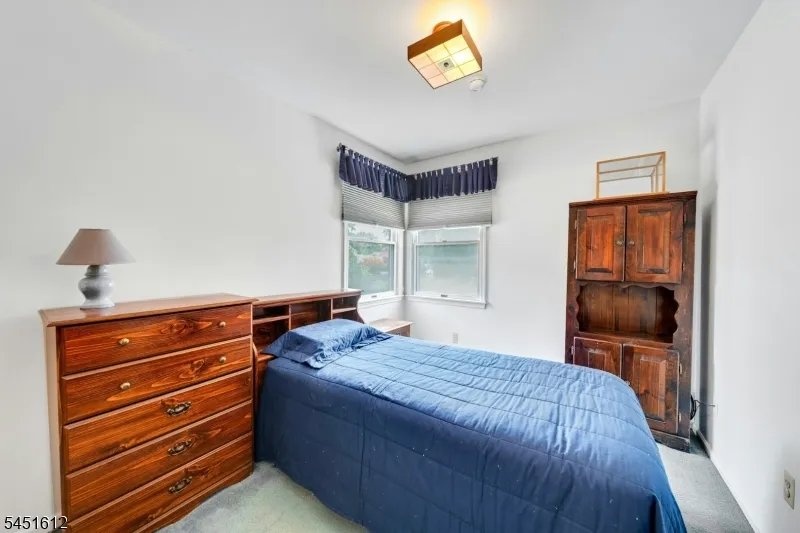 204 Tontine Ave Lyndhurst, NJ 07071