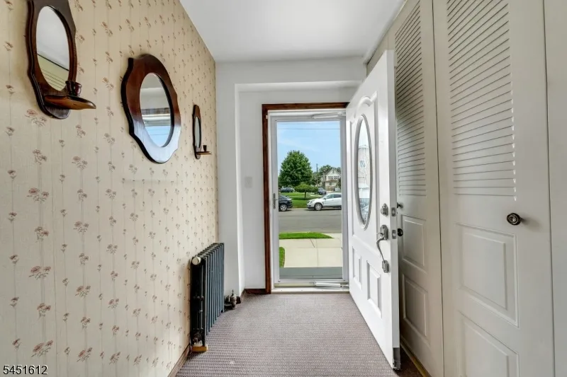 204 Tontine Ave Lyndhurst, NJ 07071