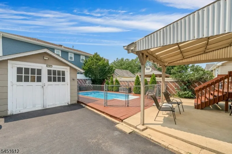 204 Tontine Ave Lyndhurst, NJ 07071