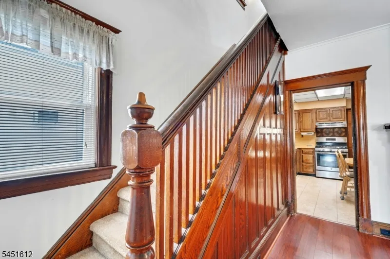 204 Tontine Ave Lyndhurst, NJ 07071