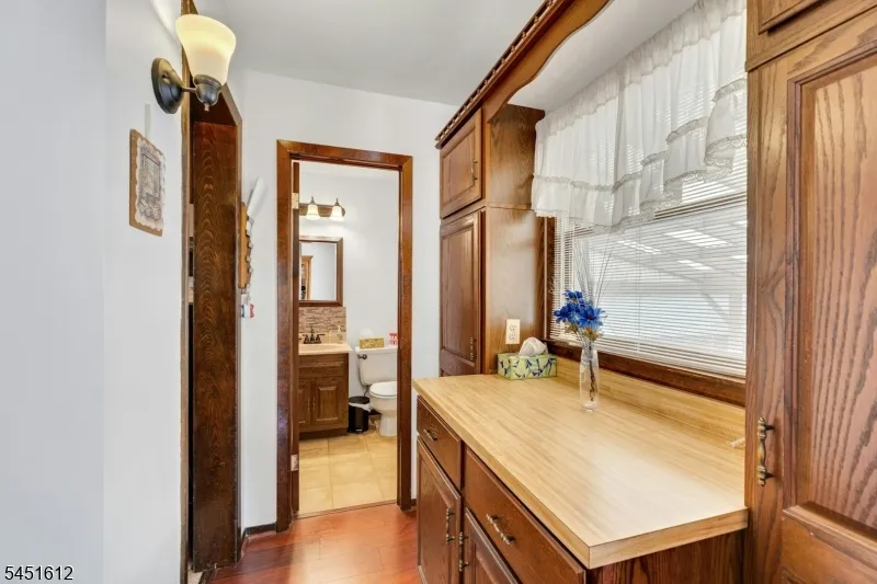 204 Tontine Ave Lyndhurst, NJ 07071