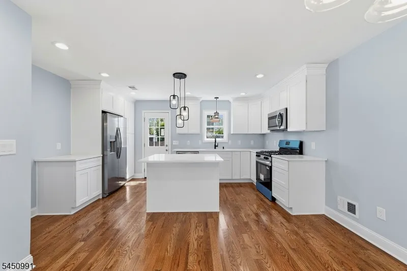 270 Alpine Way Old Bridge, NJ 08879