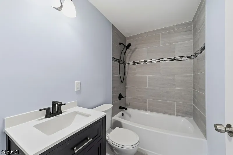 270 Alpine Way Old Bridge, NJ 08879