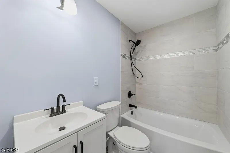 270 Alpine Way Old Bridge, NJ 08879