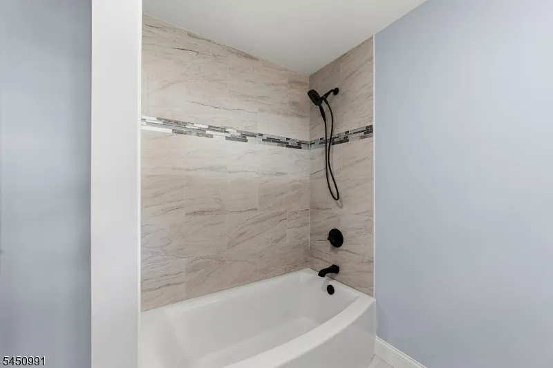 270 Alpine Way Old Bridge, NJ 08879