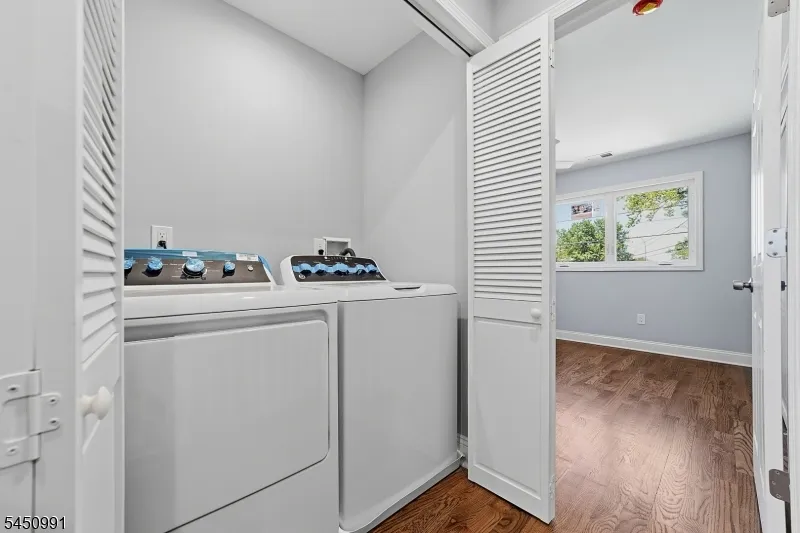 270 Alpine Way Old Bridge, NJ 08879