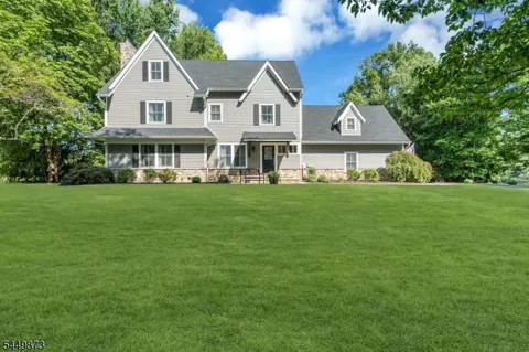 35 Castle Way