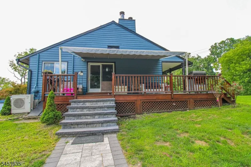 38 Sally Harden Rd Wantage, NJ 07461