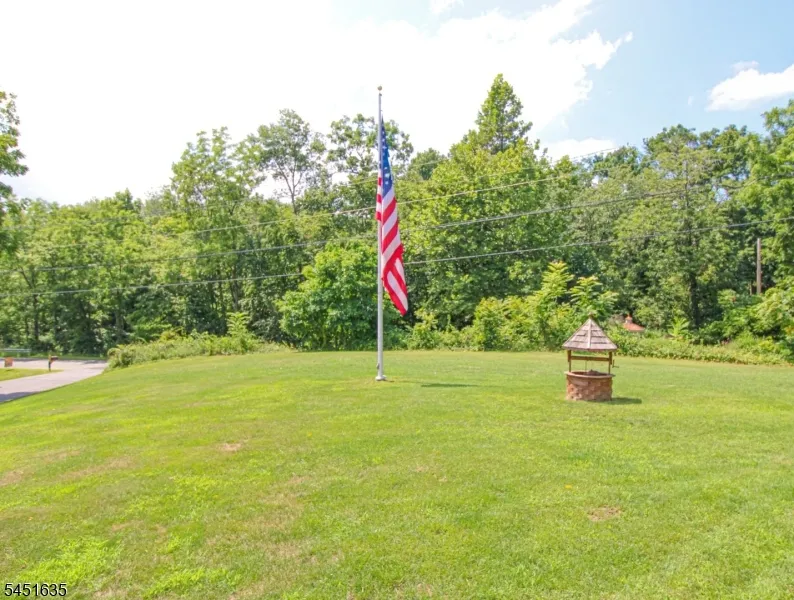 38 Sally Harden Rd Wantage, NJ 07461