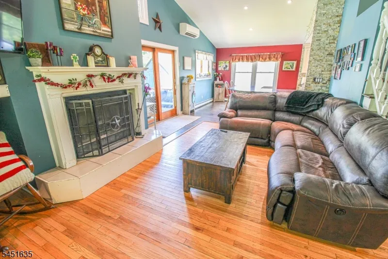 38 Sally Harden Rd Wantage, NJ 07461