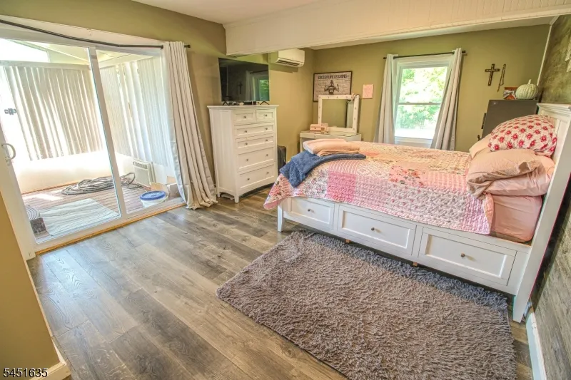 38 Sally Harden Rd Wantage, NJ 07461