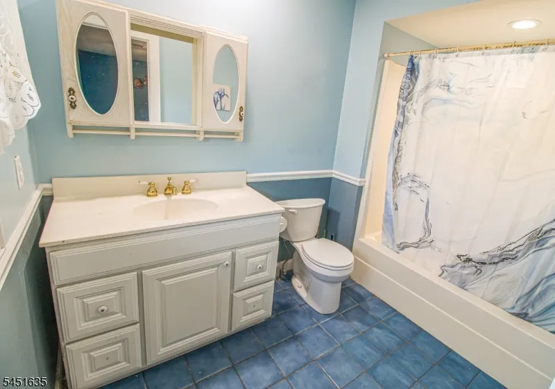 38 Sally Harden Rd Wantage, NJ 07461