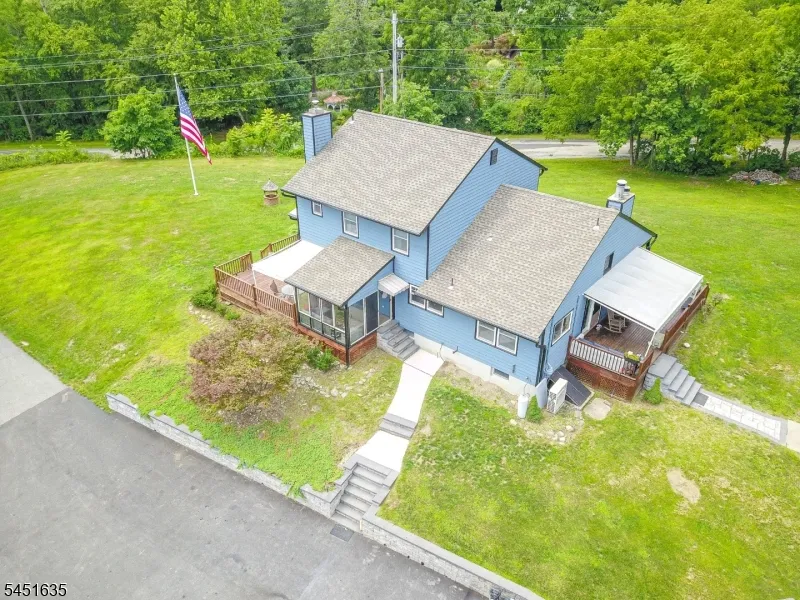 38 Sally Harden Rd Wantage, NJ 07461