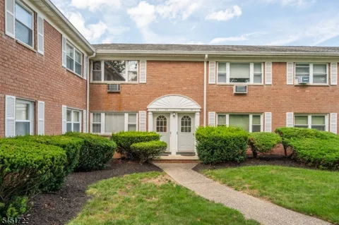 24 Manchester Ct