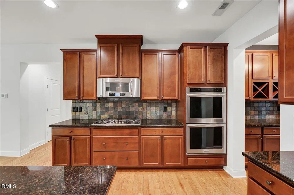 409 Rolling Meadows Lane Chapel Hill, NC 27517
