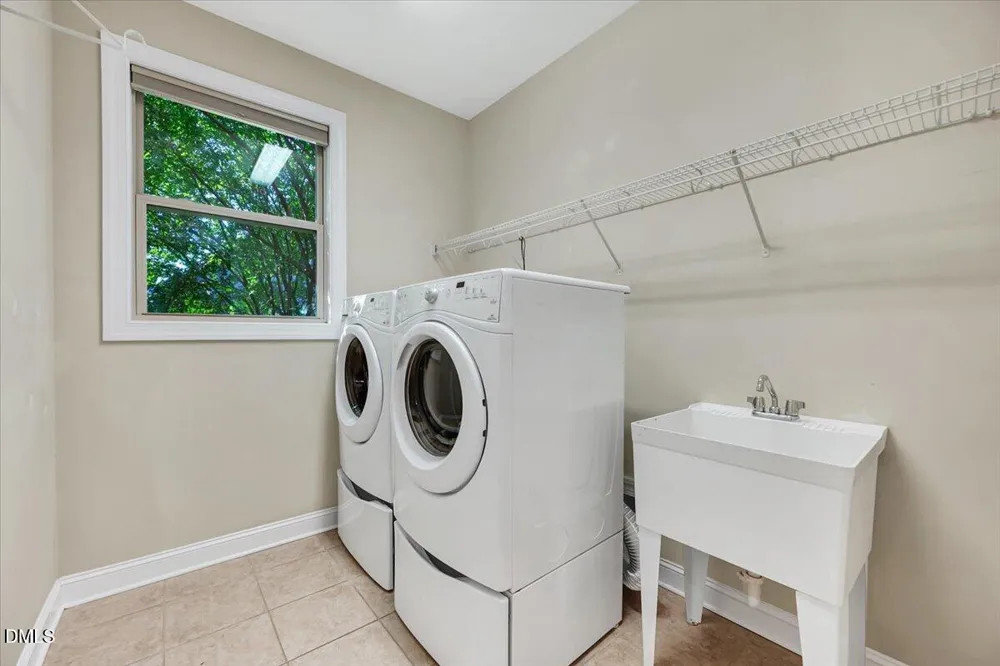 409 Rolling Meadows Lane Chapel Hill, NC 27517